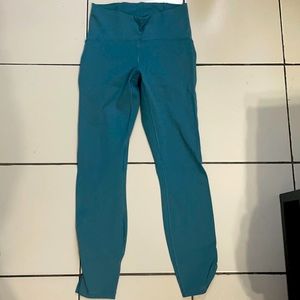 Lululemon train times